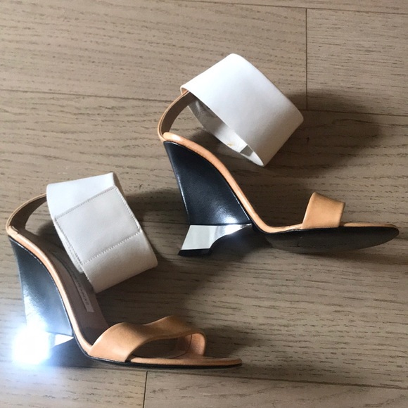 DVF Summer Fashion Heels - Picture 3 of 5
